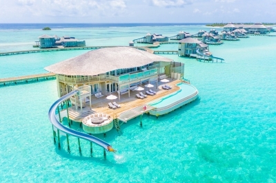博客杨迪深Michael：亲子游：马尔代夫一岛一度假村，拥有海上的私人堡垒，尽玩无限次滑梯 | 信报 优雅生活 Lifestyle Journal 杨迪深品味游专栏