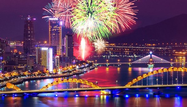 Luxe Travel Danang Fireworks competition Vietnam 2015 luxury resort　越南中部峴港市