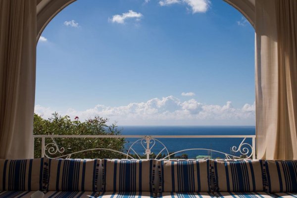 Capri Tiberio Palace - 卡普里蒂貝宮酒店 - 義大利, 卡普里 | 包團 | 度身訂造 | 豪華旅遊 | Luxury Travel | Private Tours | Tailor Made Trips | Luxe Travel (Luxe Travel ∙ Luxury travel  ∙ Luxury holiday  ∙ Luxe Tour  ∙ 特色尊貴包團 ∙  商務旅遊 ∙  自由行套票 ∙滑雪  ∙ 溫泉 ∙ 品味假期 ∙ 品味遊)