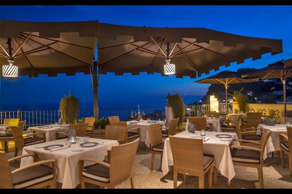 Capri Tiberio Palace - 卡普里蒂貝宮酒店 - 義大利, 卡普里 | 包團 | 度身訂造 | 豪華旅遊 | Luxury Travel | Private Tours | Tailor Made Trips | Luxe Travel (Luxe Travel ∙ Luxury travel  ∙ Luxury holiday  ∙ Luxe Tour  ∙ 特色尊貴包團 ∙  商務旅遊 ∙  自由行套票 ∙滑雪  ∙ 溫泉 ∙ 品味假期 ∙ 品味遊)