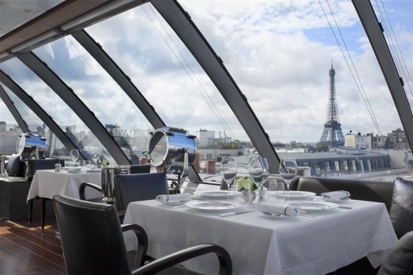 Peninsula Paris France巴黎半島酒店 (flight ∙ hotel ∙ package ∙ cruise ∙ private tour ∙ business ∙ M.I.C.E ∙ Luxe Travel ∙ Luxury travel  ∙ Luxury holiday  ∙ Luxe Tour  ∙ 特色尊貴包團 ∙  商務旅遊 ∙  自由行套票 ∙滑雪  ∙ 溫泉 ∙ 品味假期 ∙ 品味遊)