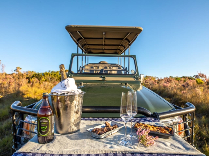 An Unforgettable African Getaway | Enjoy breakfast + lunch + dinner + unique experiences : horse riding +  flower safari + seasonal whale watching + beach picnics & more! @ Grootbos Private Reserve, Luxe Travel Hong Kong
