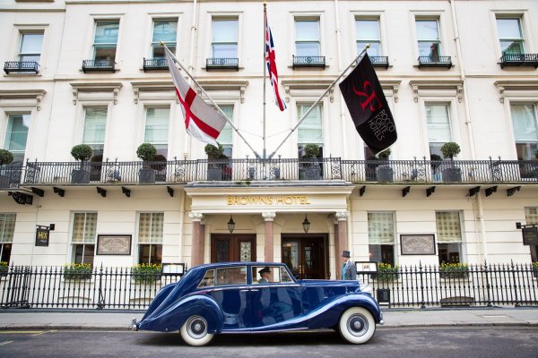 Brown’s Hotel London United Kingdom英國倫敦 Sir Rocco’s Ambassador (flight ∙ hotel ∙ package ∙ cruise ∙ private tour ∙ business ∙ M.I.C.E ∙ Luxe Travel ∙ Luxury travel  ∙ Luxury holiday  ∙ Luxe Tour  ∙ 特色尊貴包團 ∙  商務旅遊 ∙  自由行套票 ∙滑雪  ∙ 溫泉 ∙ 品味假期 ∙ 品味遊)