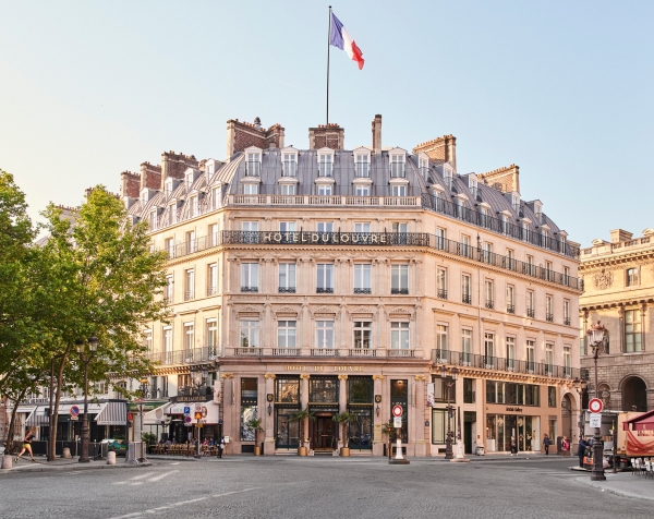 SUITE - up to 20% OFF Exclusive Offer | ⏰ Book by 6 June at selected Hyatt Hotels in Europe | 🎁 Enjoy exclusive amenities : ⬆️  room upgrade + USD100 hotel credit & more!