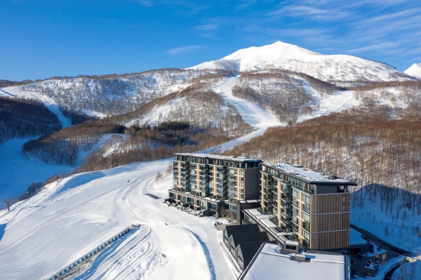 ❄️滑雪❄️「獨家」 "入住2晚 第3晚免費" 優惠 | 尊享︰每日早餐 + ⬆️ 房間「即時」升級 + USD100 酒店消費額 + 上午9時提早入住 / 延遲退房至下午4時 等 @ 日本 北海道 新雪谷花園柏悅酒店 Park Hyatt Niseko Hanazono