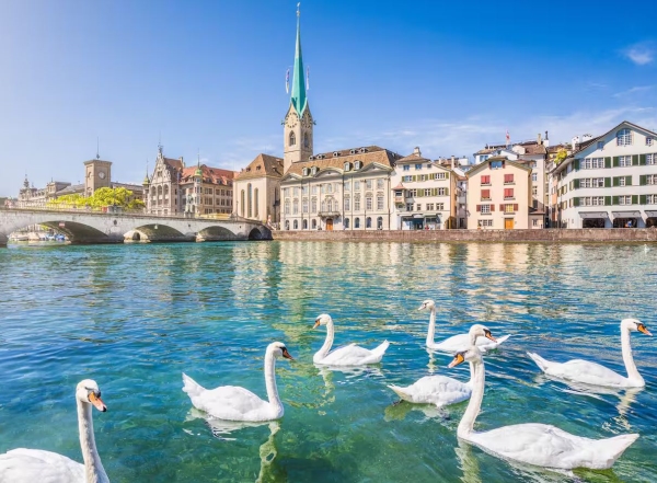 ☃️ Newly renovated hotel in Switzerland | "Families by M.O." Exclusive Offer | 2nd Room Up To 50% OFF❗ @ Mandarin Oriental Savoy, Zurich